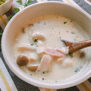 鍋ひとつ♡きのことベーコンの豆乳スープ